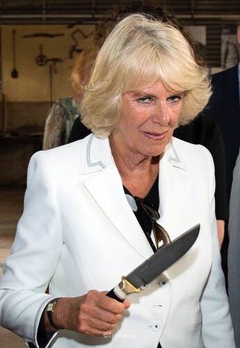 Royal with a knife